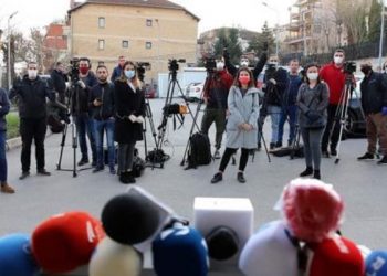 AGK-ja dënon sjelljen e Sveçlës ndaj gazetares, e quajnë joprofesionale