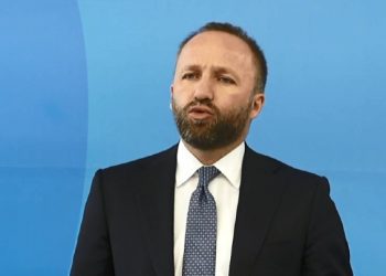 Tahiri: Ministria e Infrastrukturës keqpërdori 9 milionë euro, nënshkroi 42 kontrata