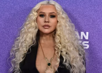 Christina nuk e ndryshon stilin pavarësisht duket sikur në të 20-tat