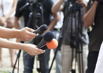 Raporti i Departamentit të Shtetit: Gazetarët kosovar po përballen me fyerje nga politika