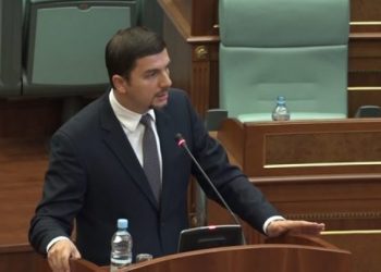 Krasniqi: Gërvalla është jokompetente dhe e papërvojë, ka prodhuar skandale humoristike