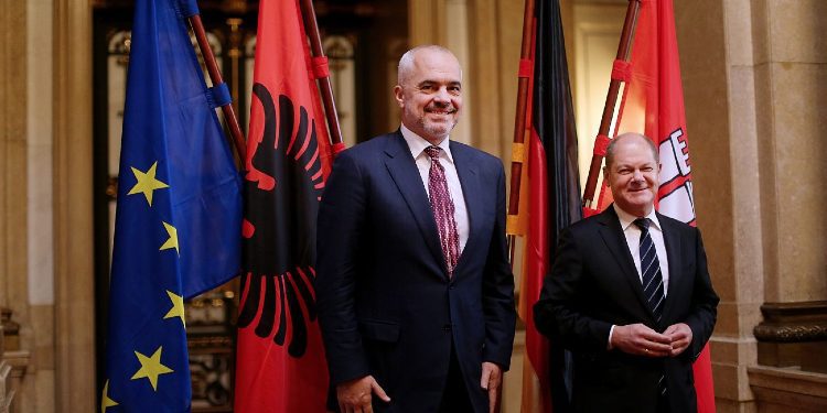 Scholz: Gjermania mbështet hapjen e negociatave me Shqipërinë