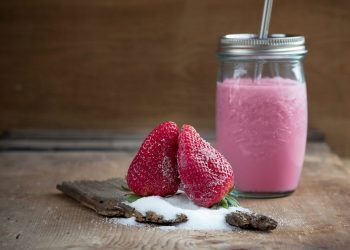 Pije e lehtë me banane dhe dredhëza