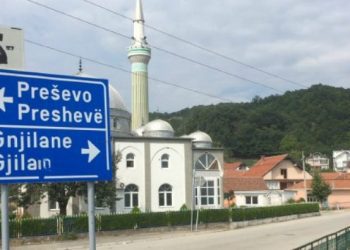 EURACTIV: Mbi 6.000 shqiptarë që jetojnë në Serbi janë hequr nga lista e votuesve