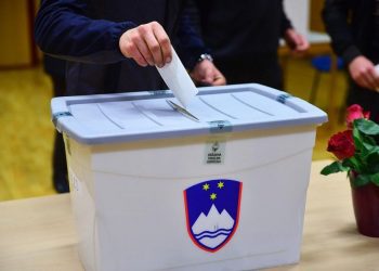 Në Slloveni po mbahen zgjedhjet parlamentare