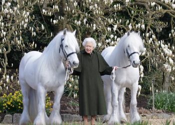 Mbretëresha e Anglisë feston ditëlindjen e 96-të!