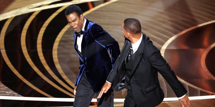 “Shuplaka” e lë jashtë akademisë Will Smith