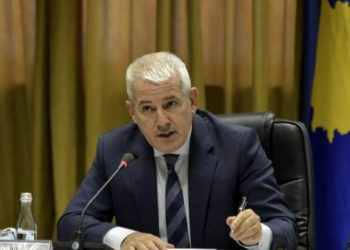 Sveçla tregon procedurat se si mund të konvertohen patentë shoferët kosovarë në Gjermani