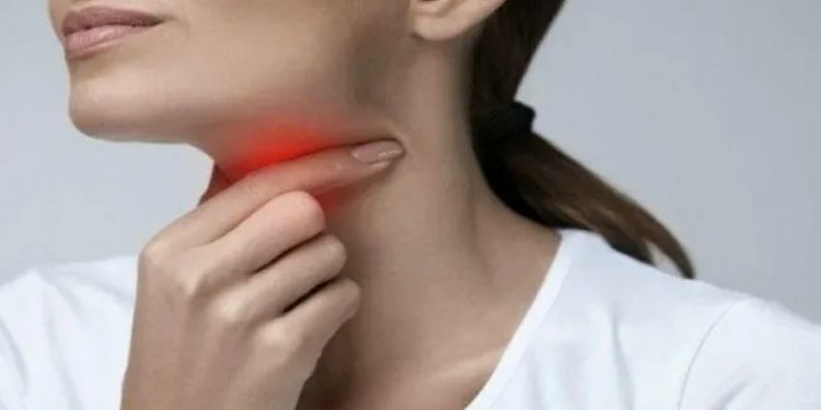 Cilat janë simptomat e fytit të thatë, si ta trajtoni?