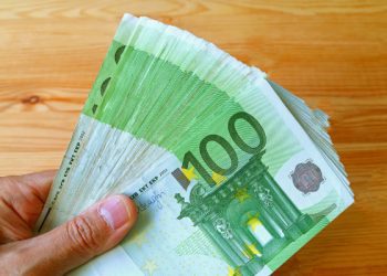 Ende nuk i kanë marrë punëtorët e sektorit privat 100 eurot, të cilat iu premtuan nga Qeveria