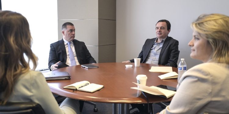 Kurti i fton drejtuesit e kompanisë UCX që të zgjerohen edhe në Kosovë