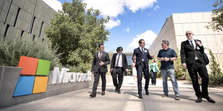 Potencialin e Kosovës, Kurti e mbyllë në kampusin Microsoft
