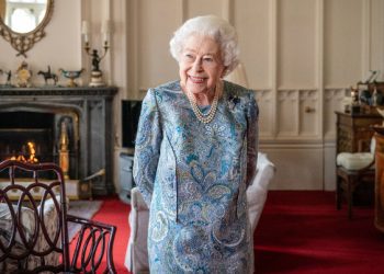 Si është të fotografosh mbretëreshën, tregon fotografi mbretërorë