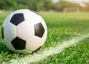 A e dini se pse numri i lojëtarëve të futbollit është 11 dhe nuk ndryshon?