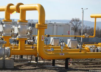 Ukraina pezullon dërgesat e gazit rus