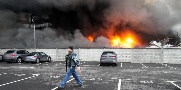 Administrata rajonale e Odesës: 4 raketa e kanë goditur qytetin