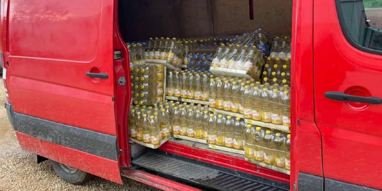 Konfiskohen 1.600 litra vaj ushqimor në pikën Kufitare Kosovë-veri