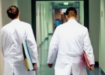 Mjeku kujdestar pas vdekjes së 17 vjeçarit: U munduam ta bëjmë të pamundurën të mundur!