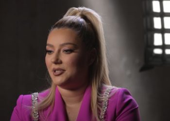 Ronela: Në fillimet e karrierës si këngëtare babai nuk më ka përkrahur