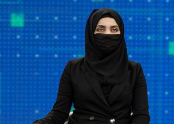 Talibanët detyrojnë prezantueset e lajmeve që të veshin hixhabe, edhe pse ato ishin kundër