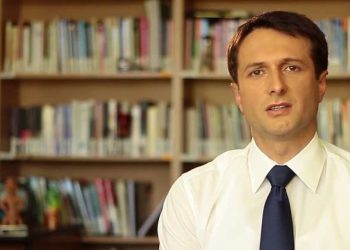 Valon Murati kritikon Qeverinë e Kosovës për gazsjellësin amerikan