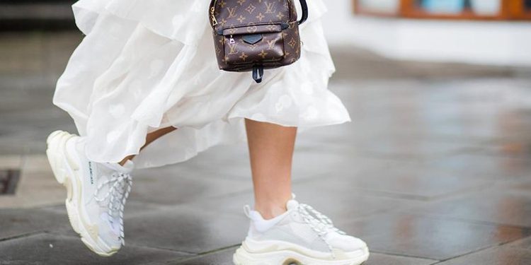 Cila është metoda për t’i bërë këpucët tuaja të pastra si ditën që i keni blerë?