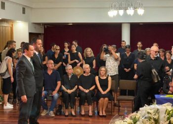 Kurti dhe Konjufca i japin lamtumirën e fundit Vjosa Berishës