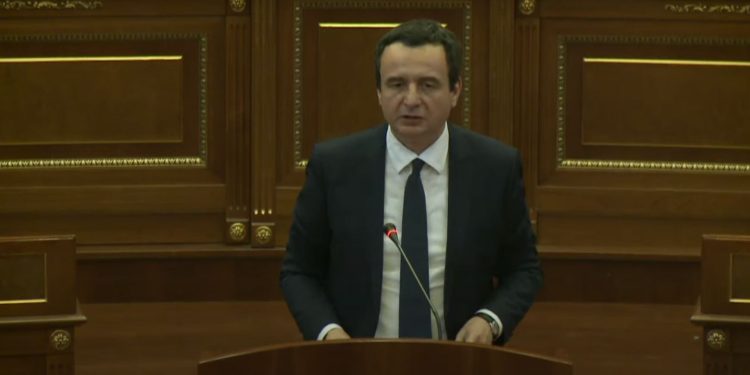 Pas sulmit në Norvegji Kurti ngushëllon familjarët e të vrarëve