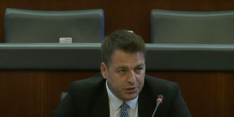 Muja: Ideja e “të rinjve” mi prek paret “e pleqve” është shumë shqetësuese