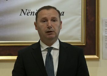 Zemaj: Kosova nuk e ka gjendjen të largojë 1.271 zyrtarë nga sistemi shëndetësor