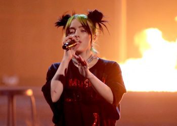 Çfarë ndodhi në koncertin e Billie Eilish, pse ajo ndaloi së kënduari?