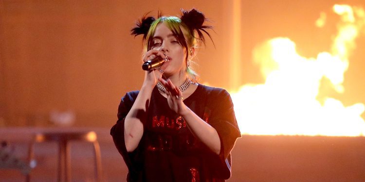 Çfarë ndodhi në koncertin e Billie Eilish, pse ajo ndaloi së kënduari?