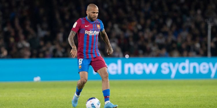 Cilët janë 5 mbrojtësit e Barcelonës që “zëvendësojnë” Dani Alves?