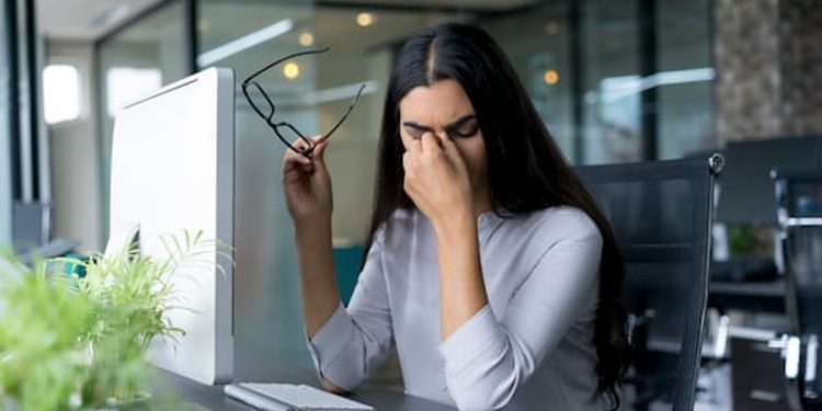 A e dini se çfarë e shkakton dhimbjen e kokës, këto janë disa nga arsyet