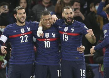 Danimarka “shokon” Francën, e mundë 2:1