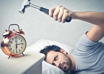Ju del gjumi para alarmit, ndiqni këto këshilla që të mos shqetësoheni vazhdimisht