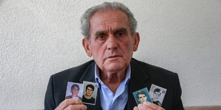 Babai që jeton me shpresë, refuzon AND-në sepse 4 djemtë e zhdukur i pret të gjallë