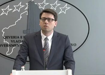 Ministri Murati njofton për ekzekutimin e 100 eurove të tjera për sektorin privat