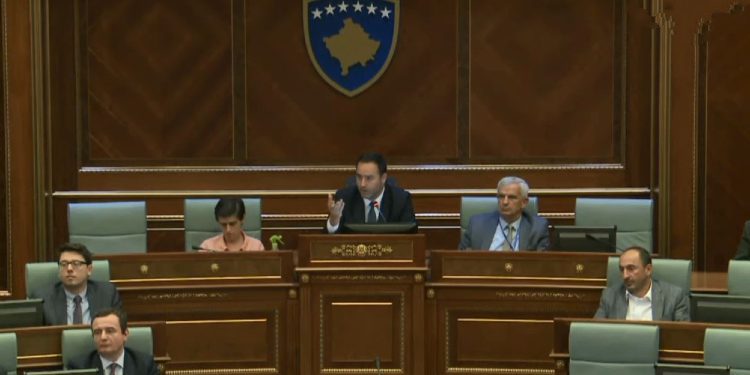 Konjufca-PDK-së: Pas premtimit për takimin e veteranëve, ta mbajmë seancën për Trustin