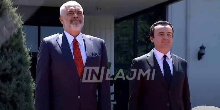 Rama: “Faleminderit që e ndaluat shiun dhe që ndaloi ai qeni duke lehur para se të këndonim himnet”