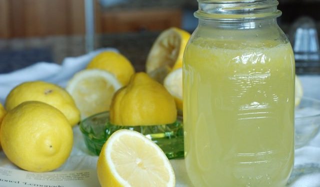 Limonada pija freskuese për ditë të ngrohta dhe kundër stresit!