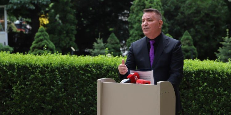 Lekaj: Kryeministër, qytetarët kanë nevojë për ndihmë e jo për retorikat tuaja boshe!