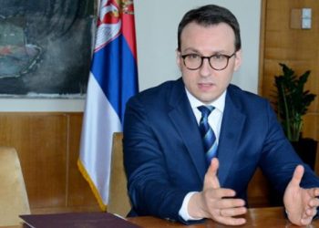 Petkoviq pret që Lajçak të ndikojë që mos të ndalohet hyrja e ministrave serb në Kosovë