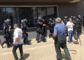 Eskalon situata në protestën e OVL-UÇK-së, Policia hedhë gaz lotësjedhës