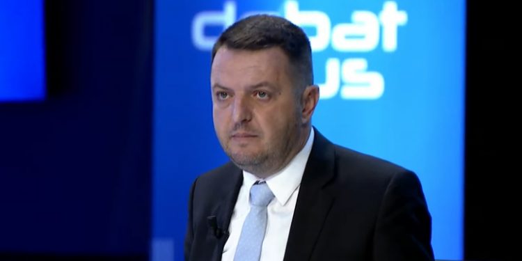 Selimi: Qeveria Kurti e ka humbur rrugën në oborr