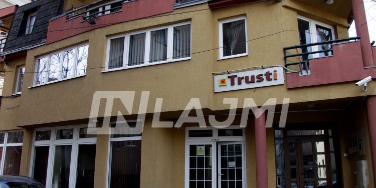 Sa nënshkrime janë mbledhur për Trustin?