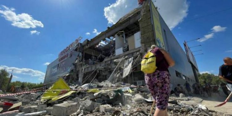 Sulmohet një market në Kharkiv nga forcat ruse!