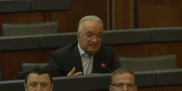 Xhavit Haliti ankohet pse Konjufca po ja jep fjalën vazhdimisht Kurtit