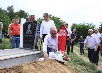 Përcillet për në banesën e fundit poeti i njohur Xhevdet Bajra!