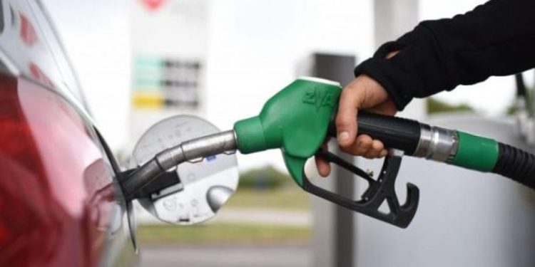 Minsitria e Tregtisë: Çmimet e derivateve të naftës do të bien për 24 orë